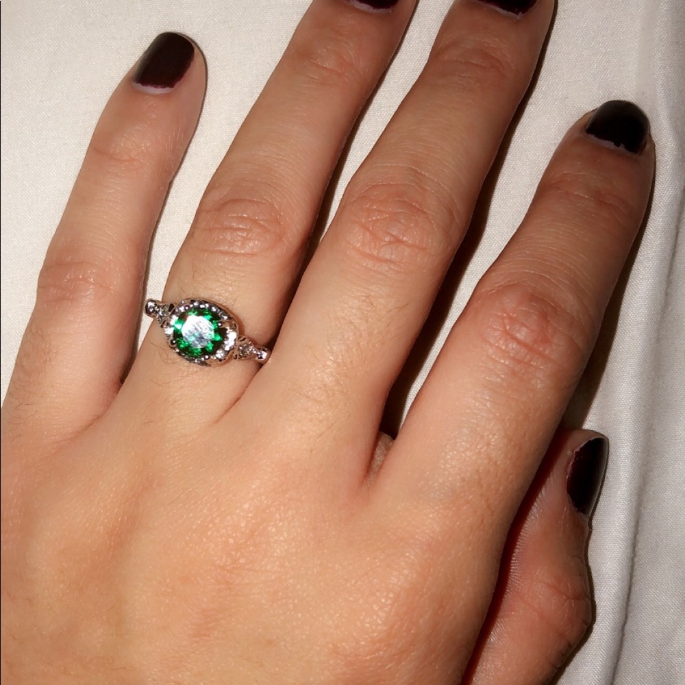 EMERALD & CRYSTAL PROMISE RING - Picture 3 of 8